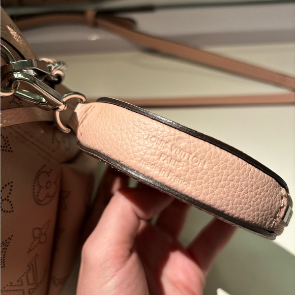 Pink Louis Vuitton Mahina Bella Bag - Picture 10 of 12
